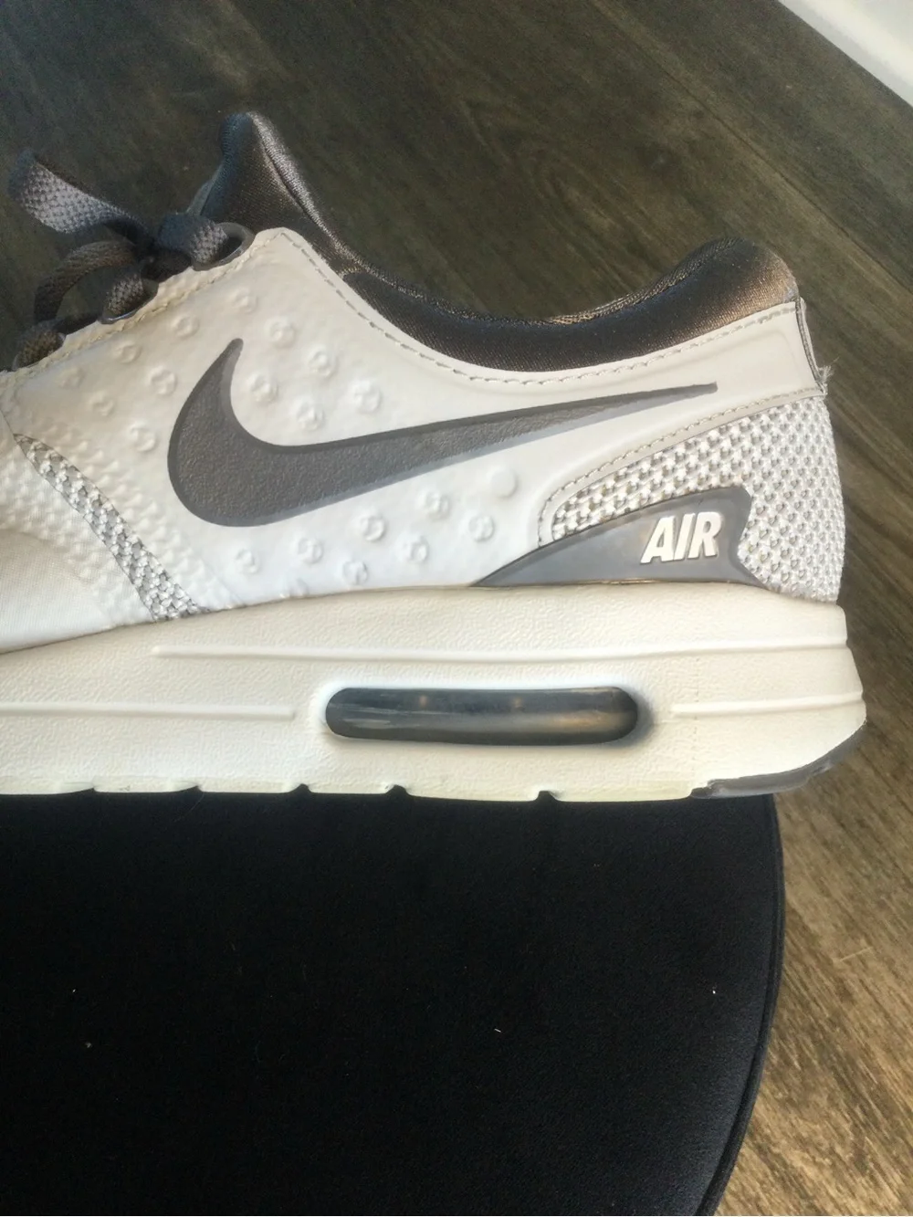 AIR MAX ZERO ESSENTIAL Mens light gray and dark gray Size 8
